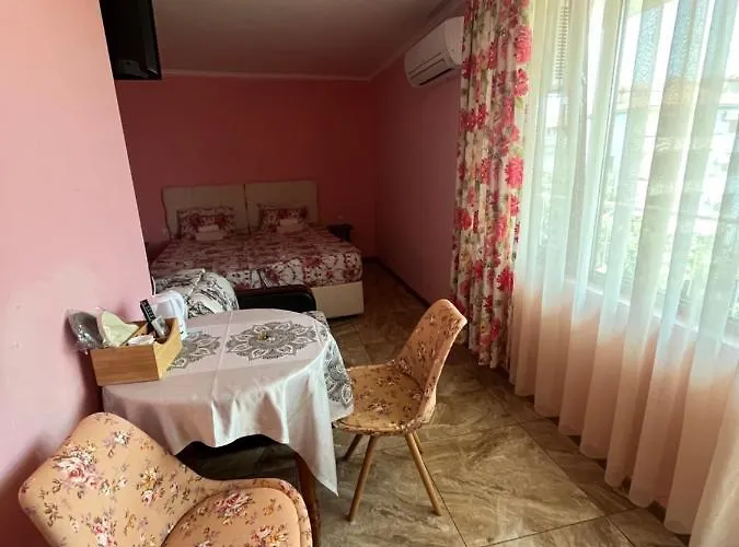 ゲストハウス Daniel *